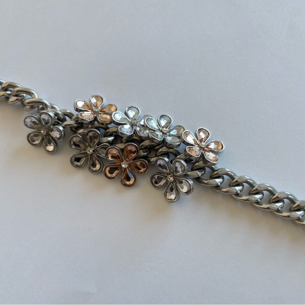 Abercrombie & Fitch Silver and Gold Flower Bracelet - Picture 5 of 6